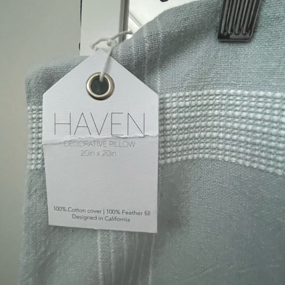 NWT KAF Home Haven Light Green & White 100% Cotton  20 x 20 Pillow Case - Picture 2 of 4